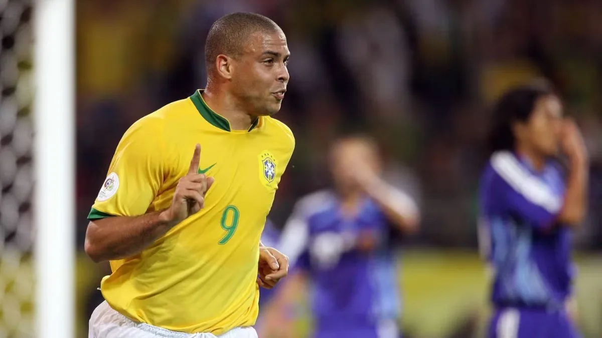 Ronaldo Nazário completa 50 anos marcado por quatro Copas do Mundo