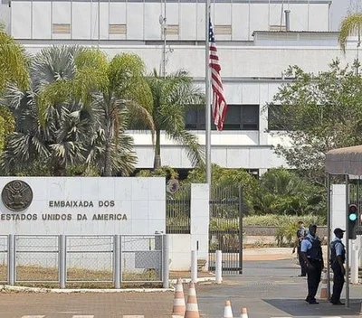Ameaça publicada em rede social leva EUA a suspender atendimentos no Brasil