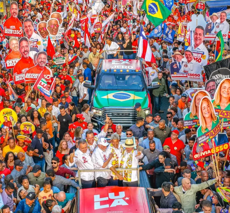 Lula participa de caminhada em Salvador no último ato de campanha no Nordeste