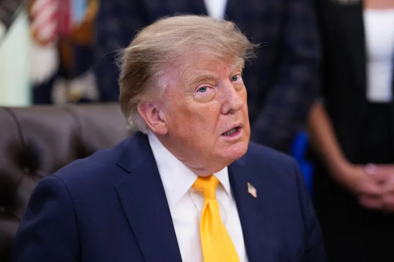 Trump minimiza conflito com o Irã e defende avaliação de JD Vance