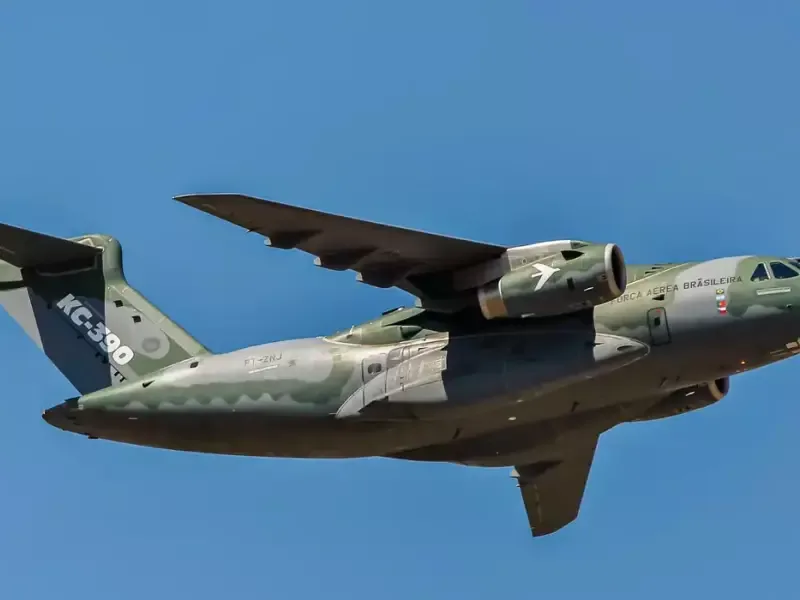 Embraer entrega oito aeronaves de defesa no ano e mantém metas para 2026