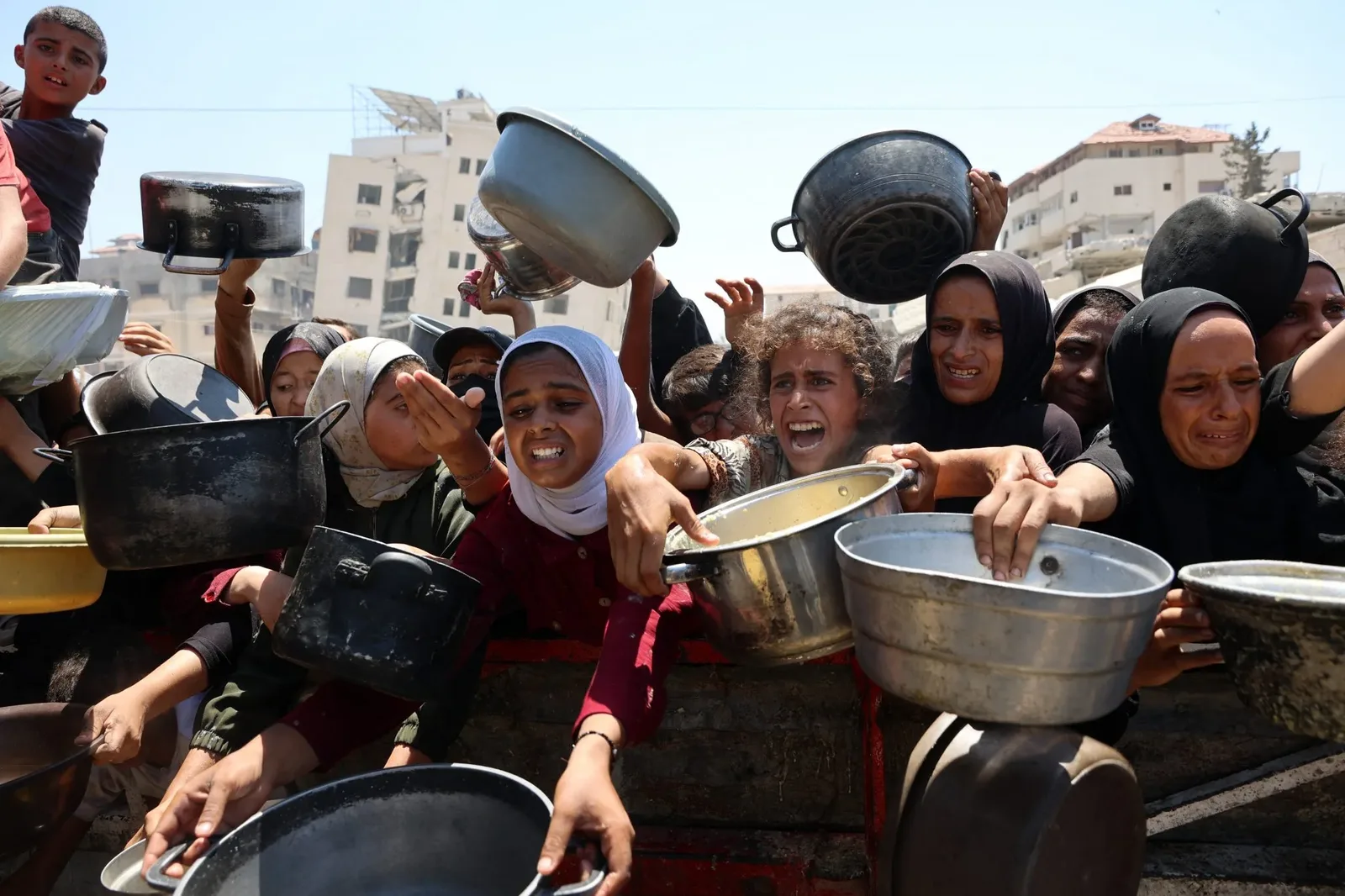 Livro reúne relatos de mulheres de Gaza escritos durante a ofensiva israelense