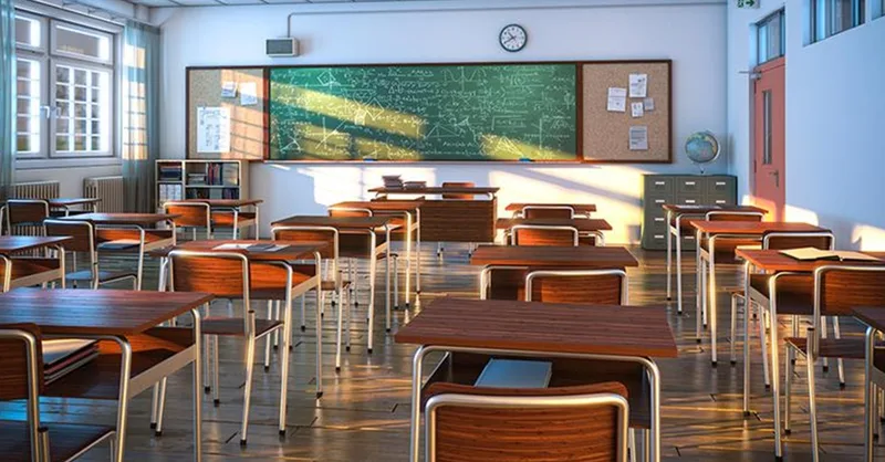Decisão aponta possível cerceamento de defesa e suspende demissão de professora em Londrina