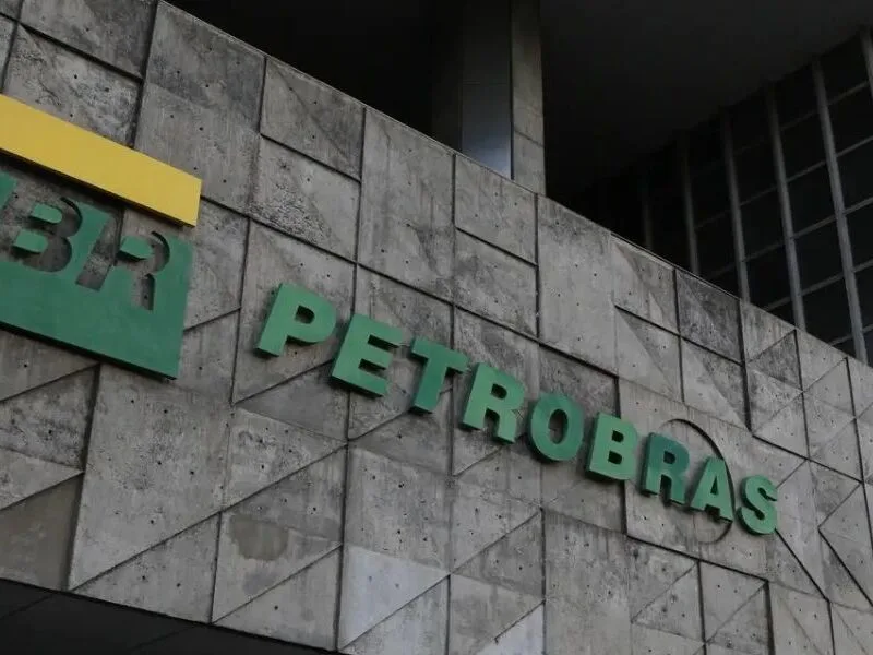 Petrobras encerra pregão com valor de mercado recorde de R$ 700,08 bilhões