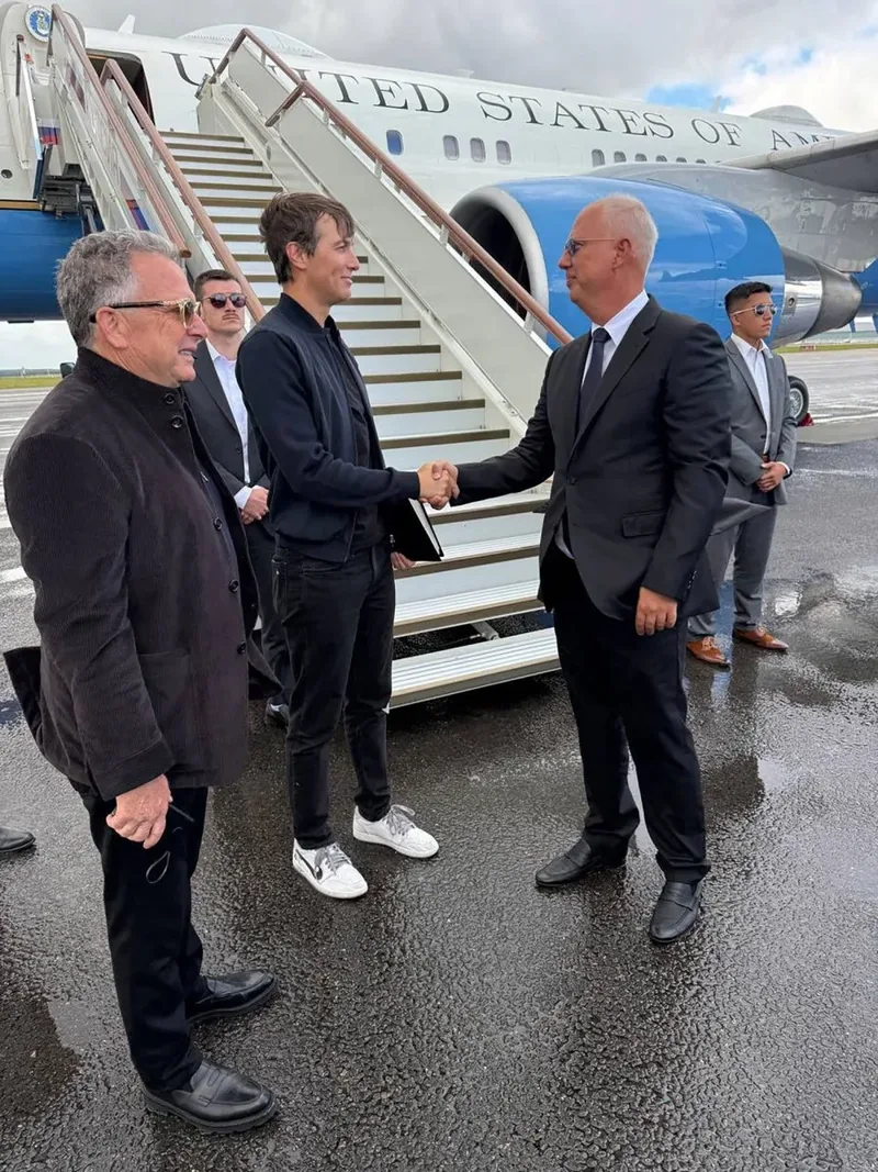 Putin suspende ataques a Kiev durante visita de enviados dos EUA