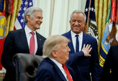 Trump anuncia plano para dividir vacinas infantis em cinco doses