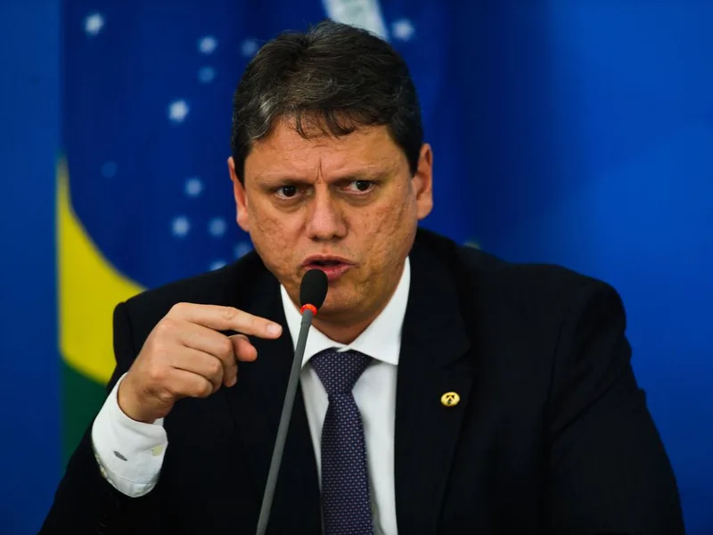 Dois filhos de Tarcísio criam empresa e endereço é palácio do governo