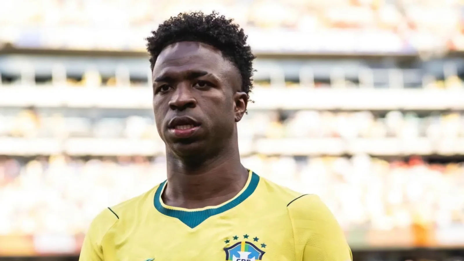 Vini Jr. pede retirada de propaganda de candidato ao governo do Rio