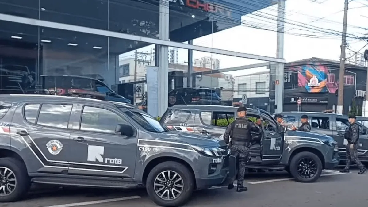 Polícia cerca pontos de tráfico ligados ao PCC na zona oeste de São Paulo