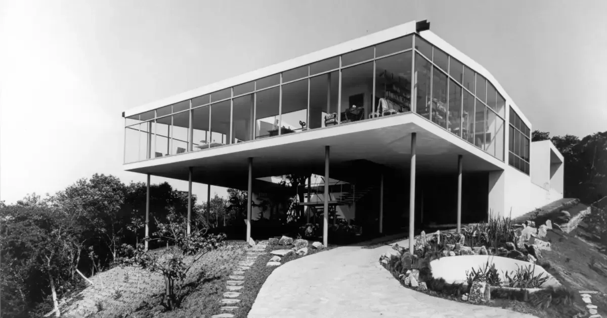 Exposição marca 75 anos da Casa de Vidro, em São Paulo