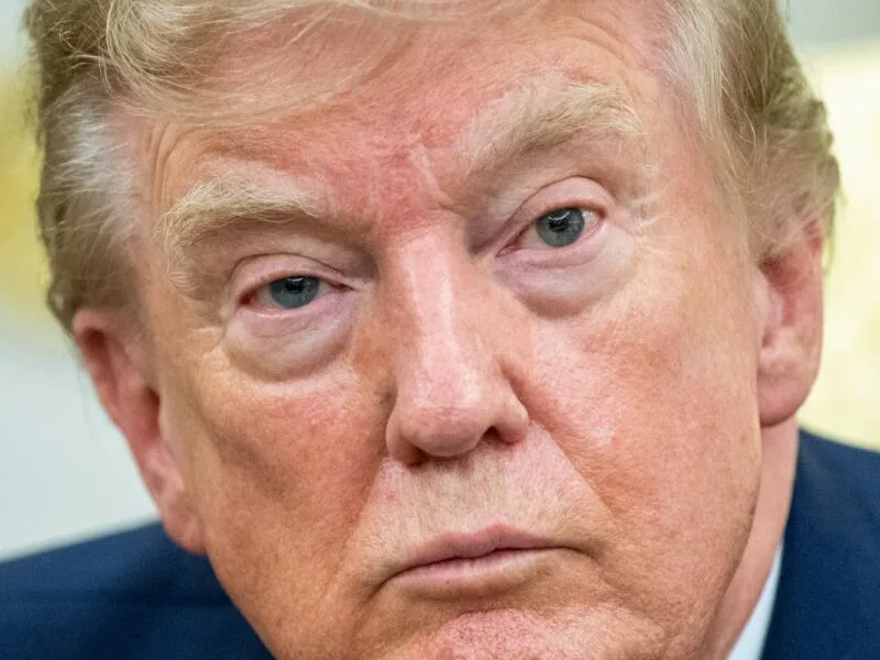 Trump rejeita freio à inteligência artificial em disputa eleitoral nos EUA