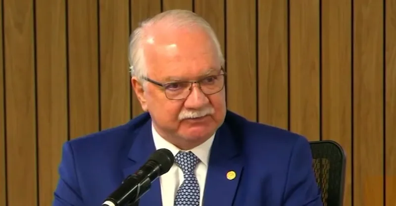 Fachin afirma que STF enfrentará desafios sem deixar a Constituição