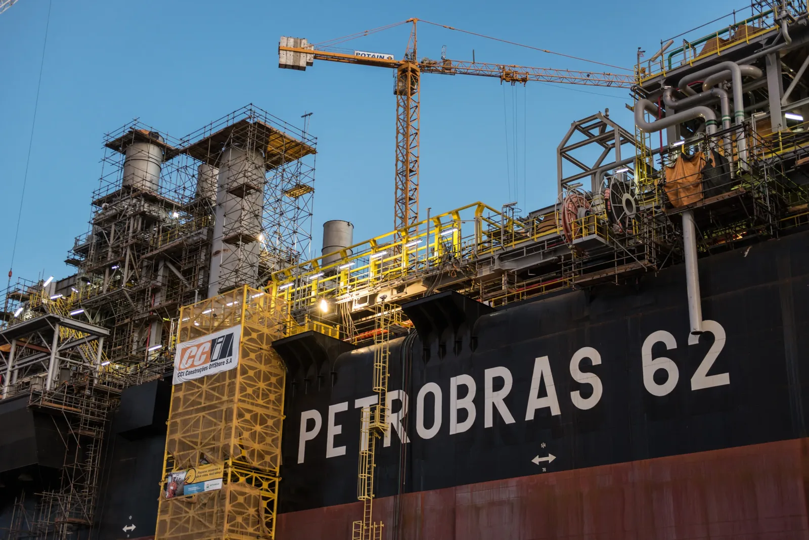 Guilherme Estrella lança livro sobre energia e soberania no Rio