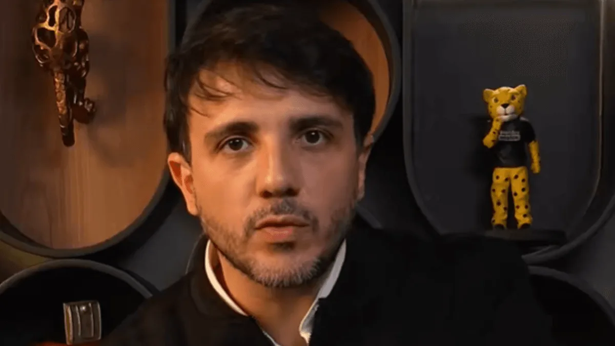 Renan Santos mantém críticas a Flávio, mas reconhece força de Bolsonaro na direita