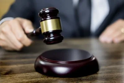 Tribunal de Marselha condena 13 integrantes de rede de exploração sexual