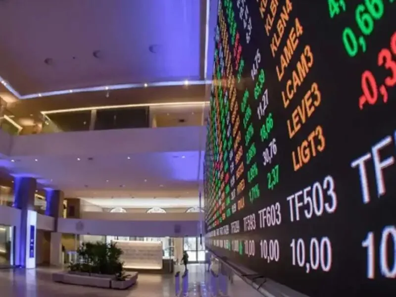 Ibovespa fecha estável e acumula alta de 5,40% na semana