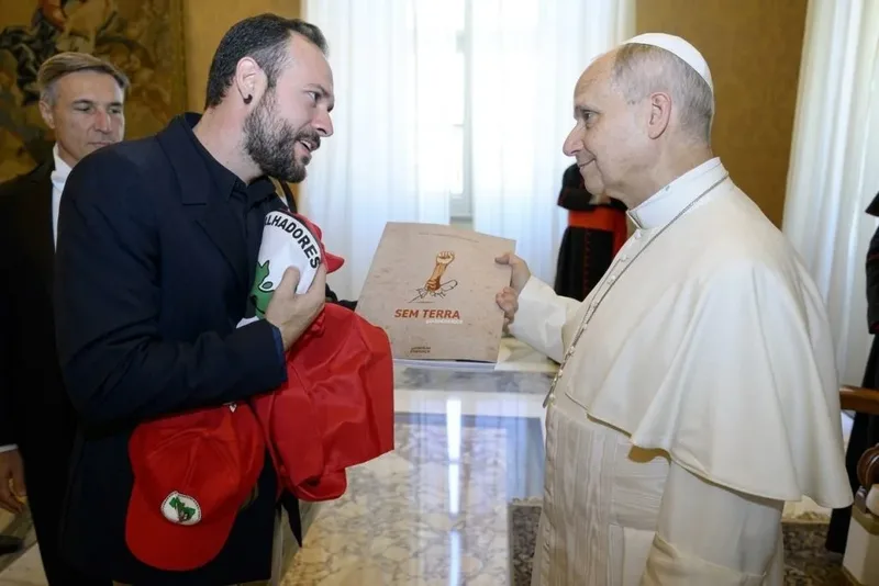 MST participa de diálogo socioambiental com papa Leão XIV no Vaticano