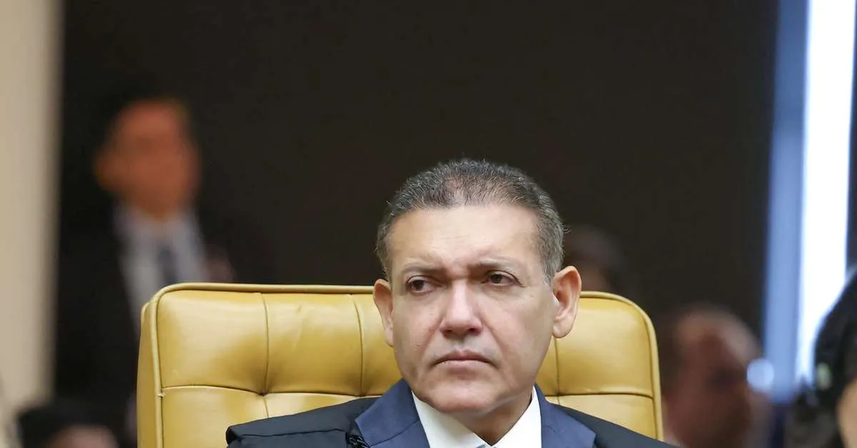 Mensagens de Vorcaro mencionam valor mensal ligado a filho de ministro do STF