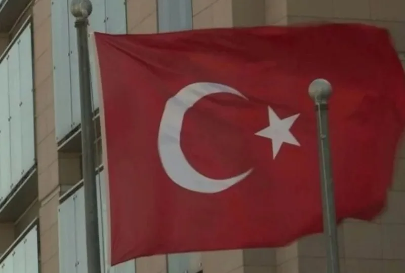 Turquia detém ativistas LGBTQIA+ em operação contra organizações e bares