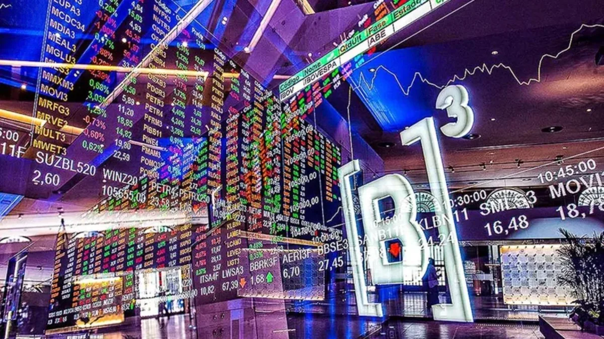 Bolsa brasileira registra recorde após primeiro turno, e dólar cai a R$ 5,001