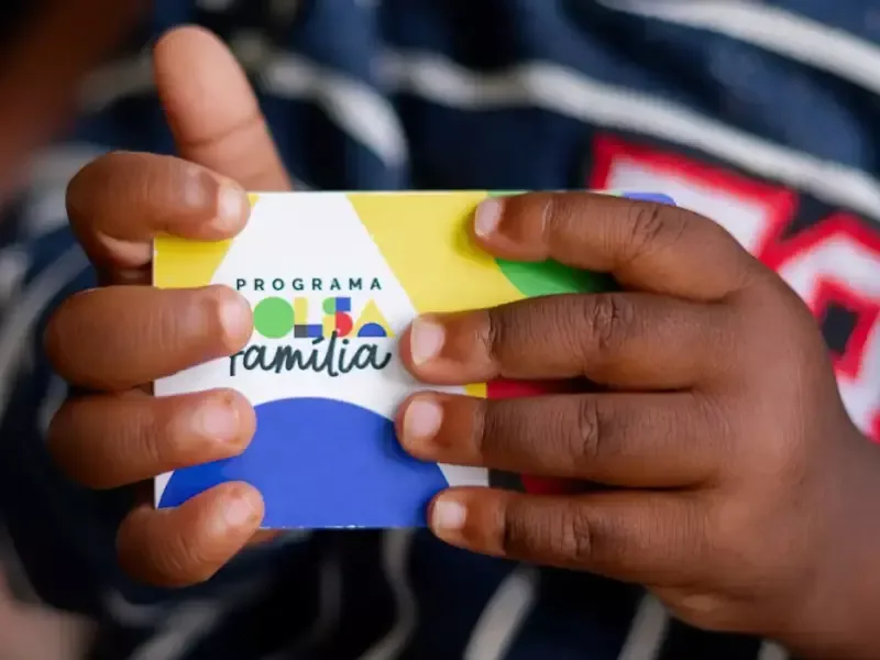Reajuste do Bolsa Família será financiado com menor projeção de despesas