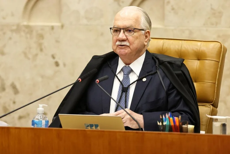 Fachin rejeita suspeição de Dino em processos ligados a Lula