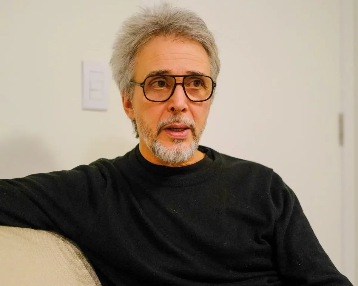 Vitor Ramil critica estereótipos regionais e alerta para disputa política no Brasil