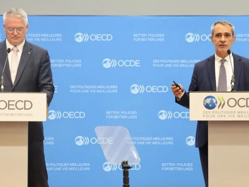 OCDE eleva previsão de crescimento global para 2026, mas mantém alerta sobre riscos