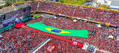 Autor defende luta de classes como resposta ao antipetismo no Brasil