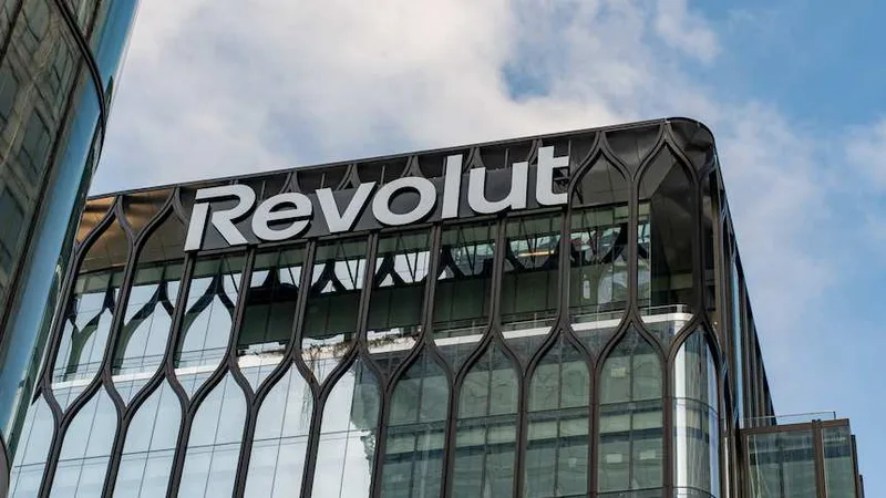 Revolut admite presença simultânea nos mercados acionários dos EUA e do Reino Unido