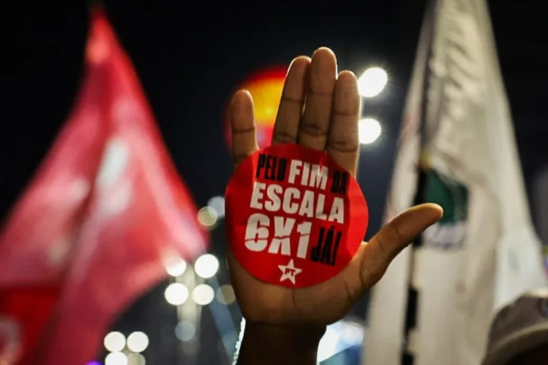 Escala 6×1 é rejeitada por 78% dos brasileiros, mostra levantamento