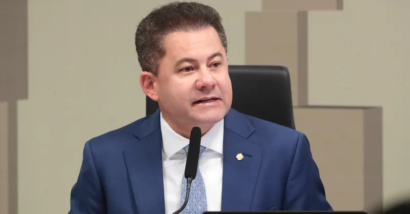 Dino autoriza buscas contra deputado em investigação sobre influência no STF