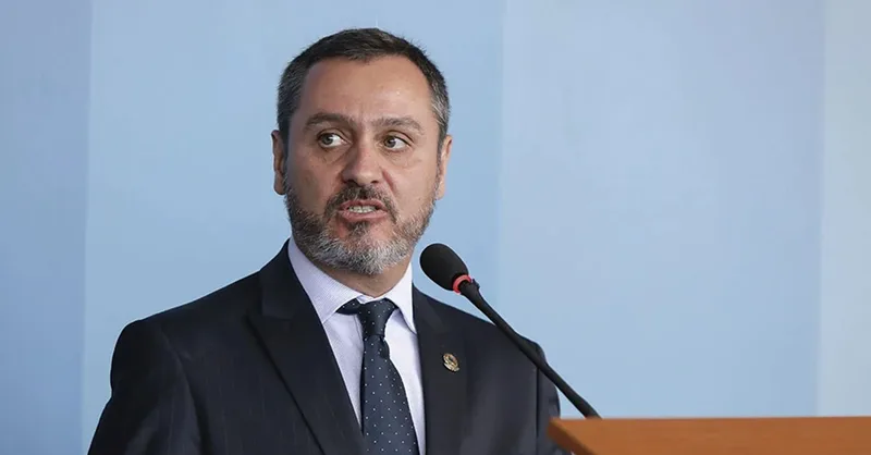 Mendonça afasta chefes da PF e restringe relatórios de inteligência