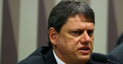 Tarcísio chega a 42% e abre vantagem sobre Haddad em pesquisa para o governo de SP