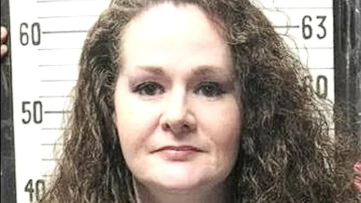 Christa Pike sobrevive à injeção letal e é levada a hospital no Tennessee