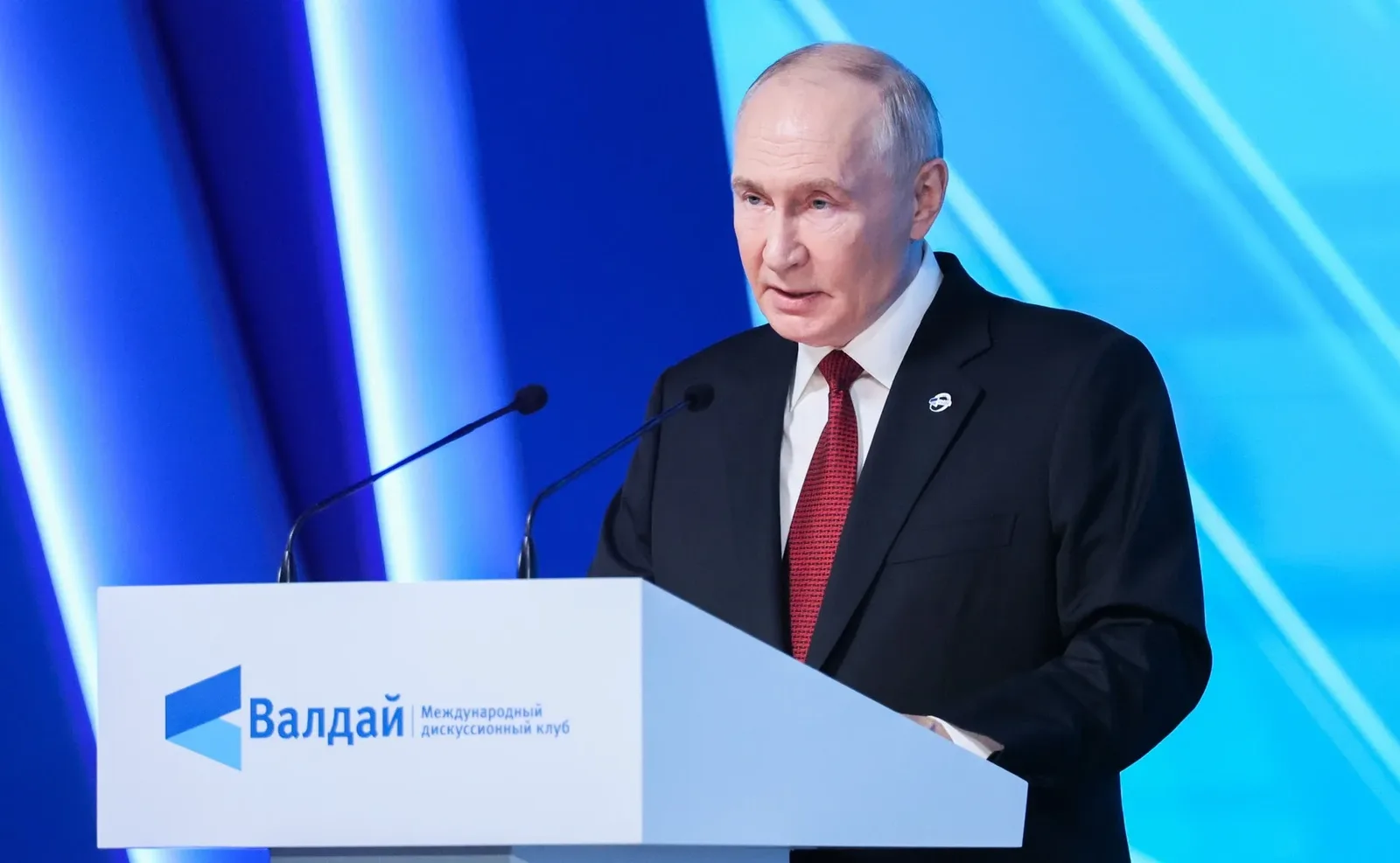 Putin apoia cúpula com Trump e Xi, mas cobra agenda para encontro