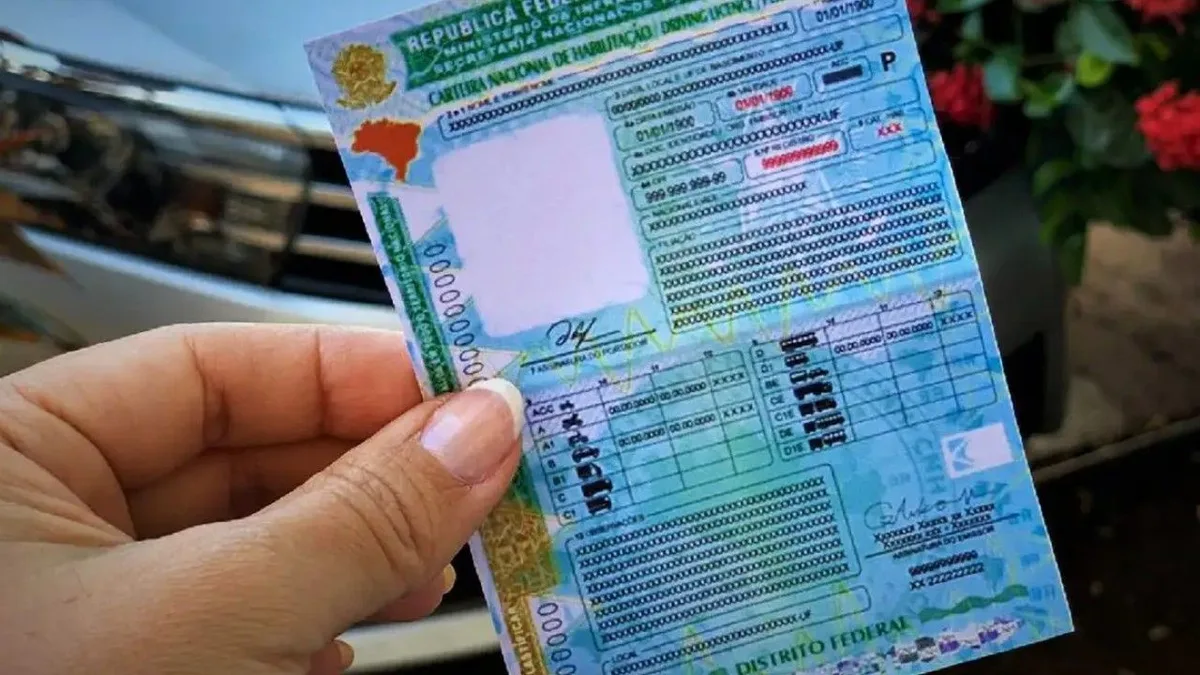 STF arquiva ação e preserva regra sobre carro particular na CNH