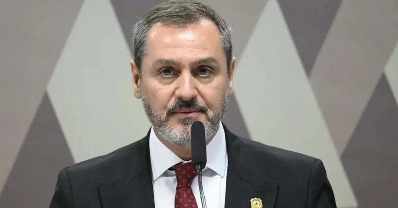 Mendonça afasta diretor-geral e chefe de inteligência da Polícia Federal