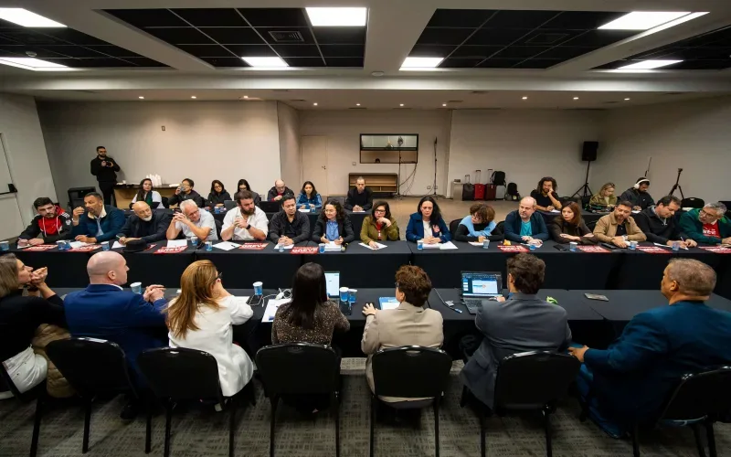 Trabalhadores da Caixa votam proposta sobre plano de saúde na segunda-feira